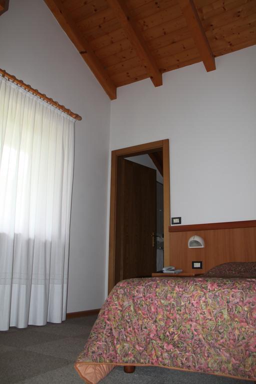 Garni Goccia D'Oro Ξενοδοχείο Cavalese Δωμάτιο φωτογραφία